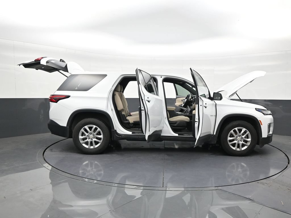 Used 2023 Chevrolet Traverse LS FWD image 28