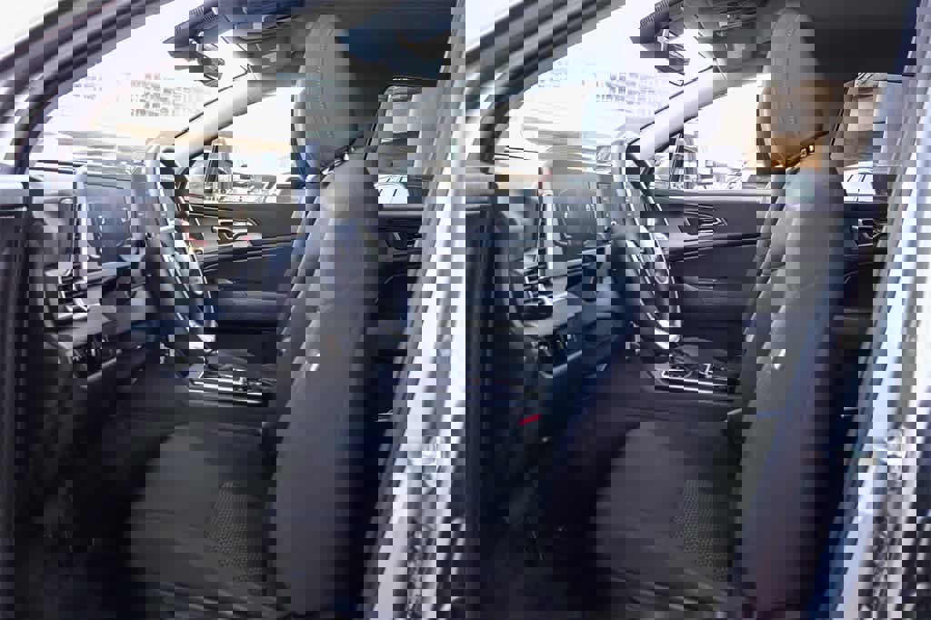 Used 2024 Kia Sportage LX image 16