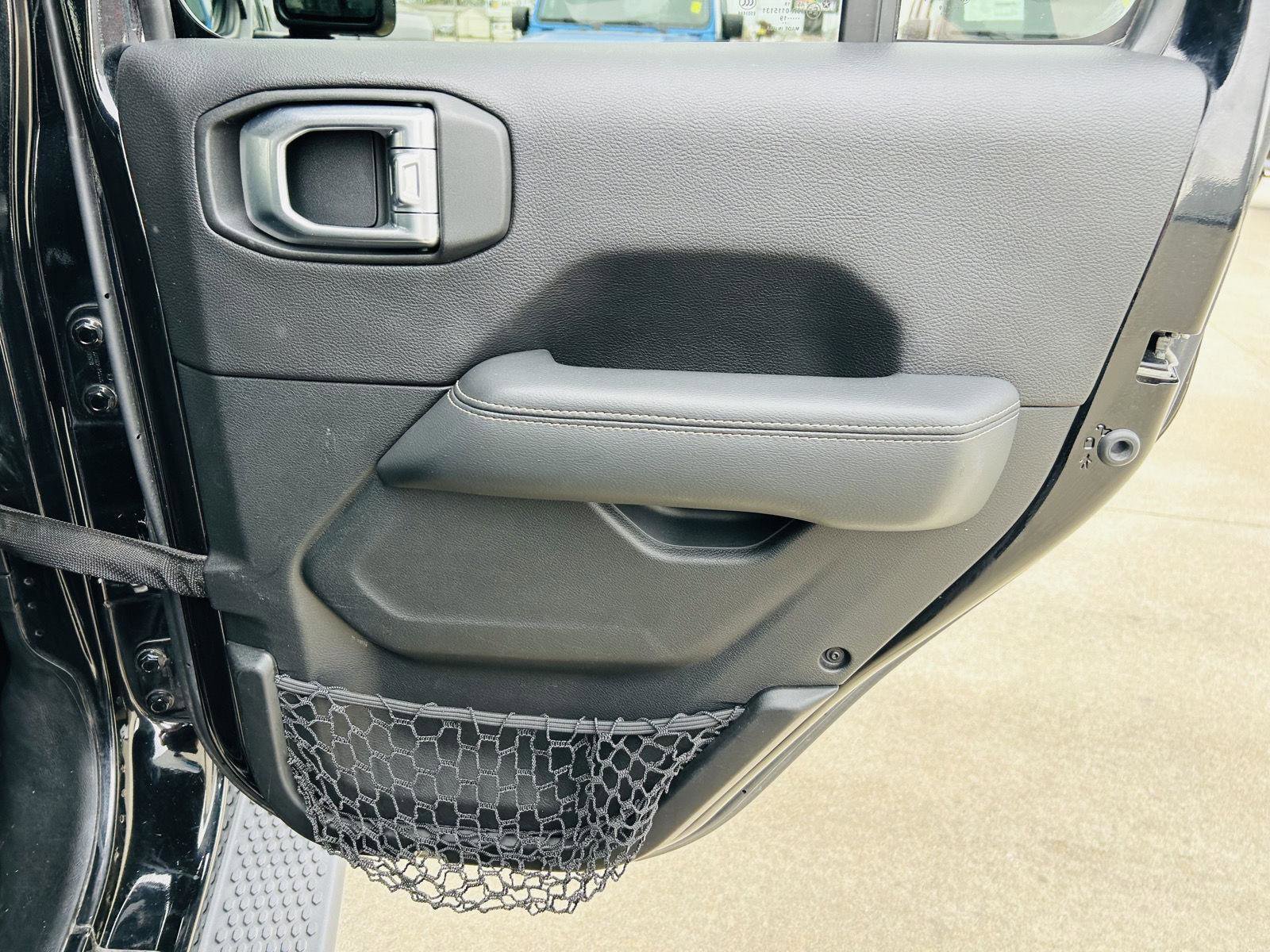Used 2019 Jeep Wrangler Unlimited Sahara AWD/4WD image 25