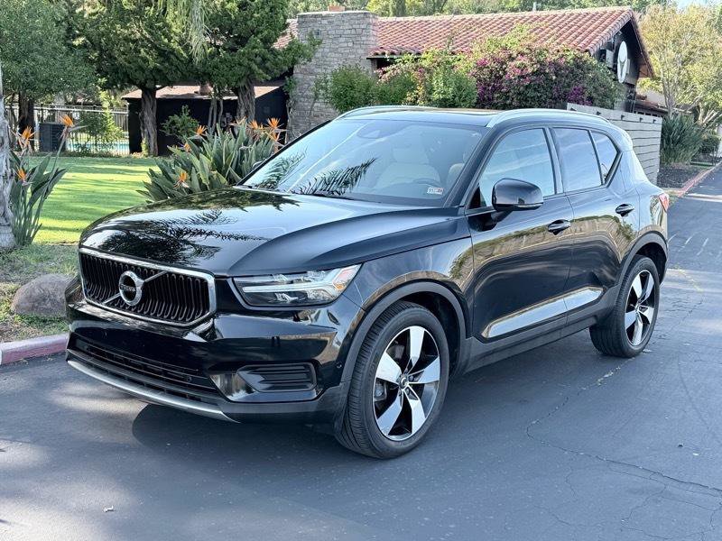 Used 2019 Volvo XC40 T5 Momentum AWD/4WD image 1