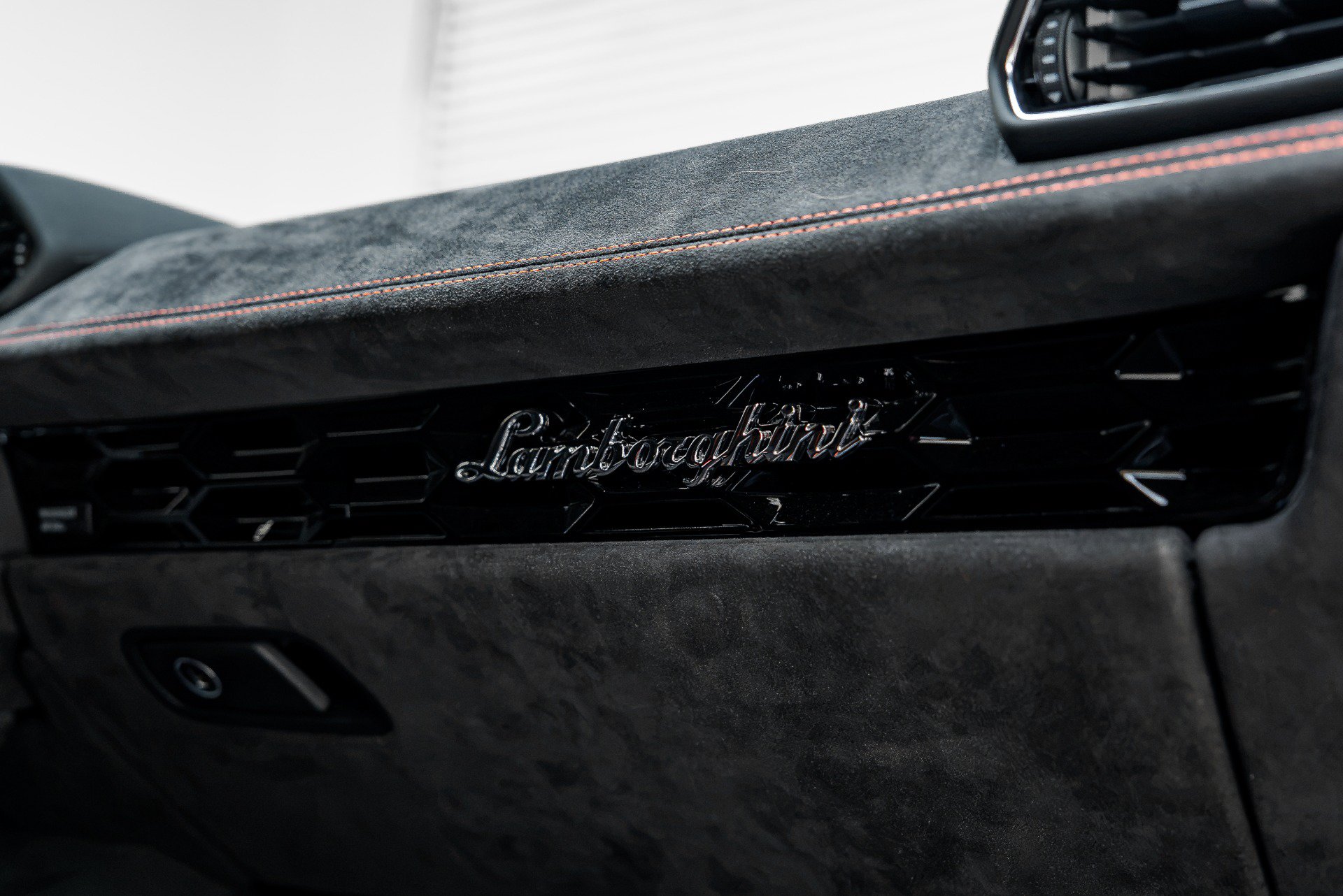 Used 2024 Lamborghini Huracan Sterrato AWD/4WD image 58