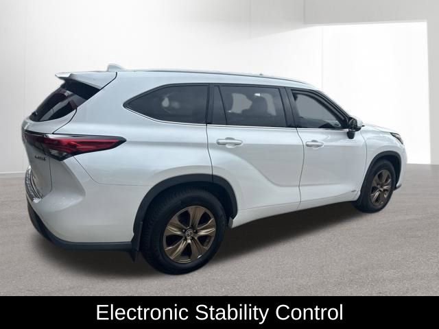 Used 2022 Toyota Highlander Bronze Edition AWD/4WD image 9