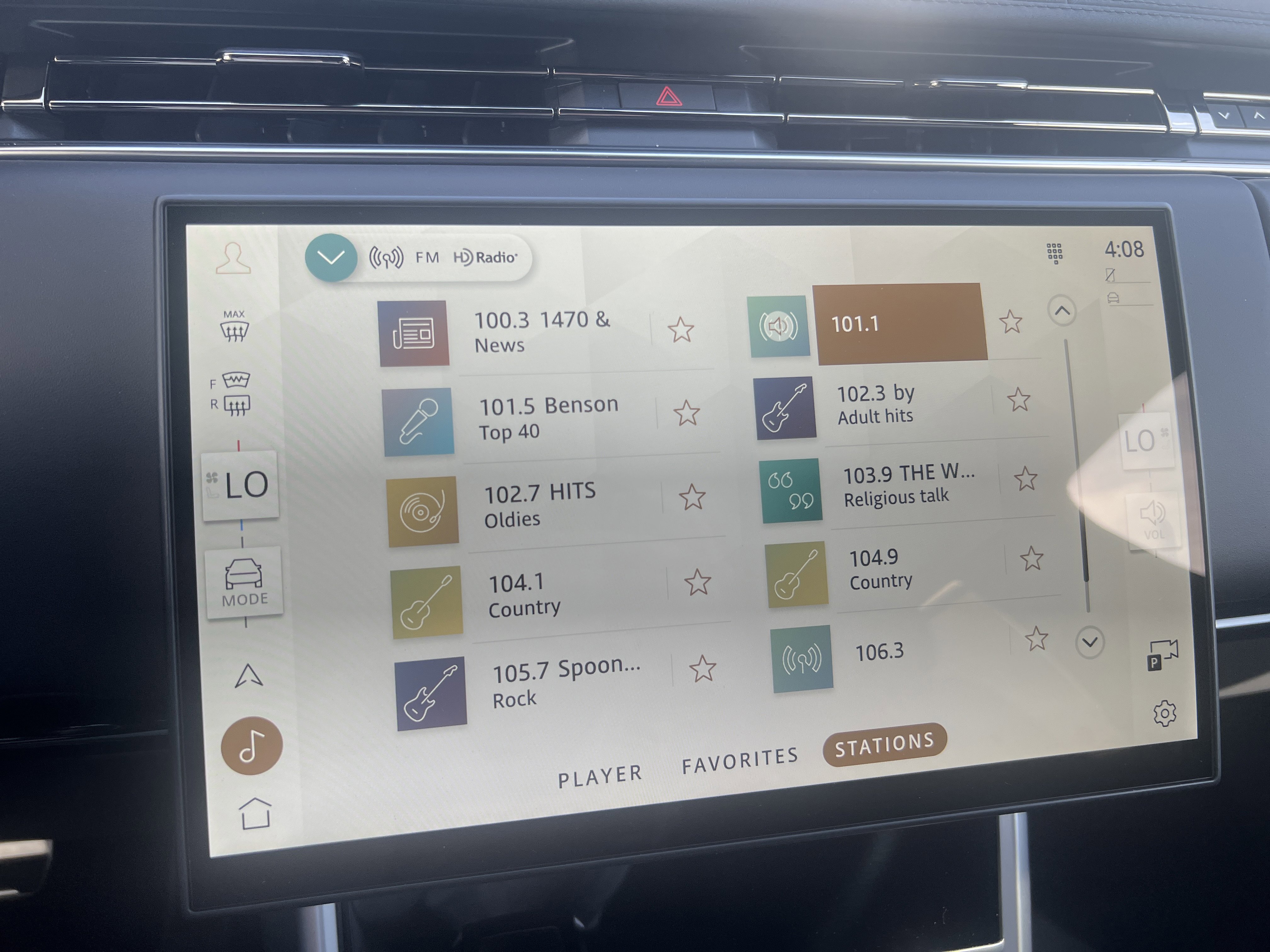 New 2025 Land Rover Range Rover Long Wheelbase SE image 18