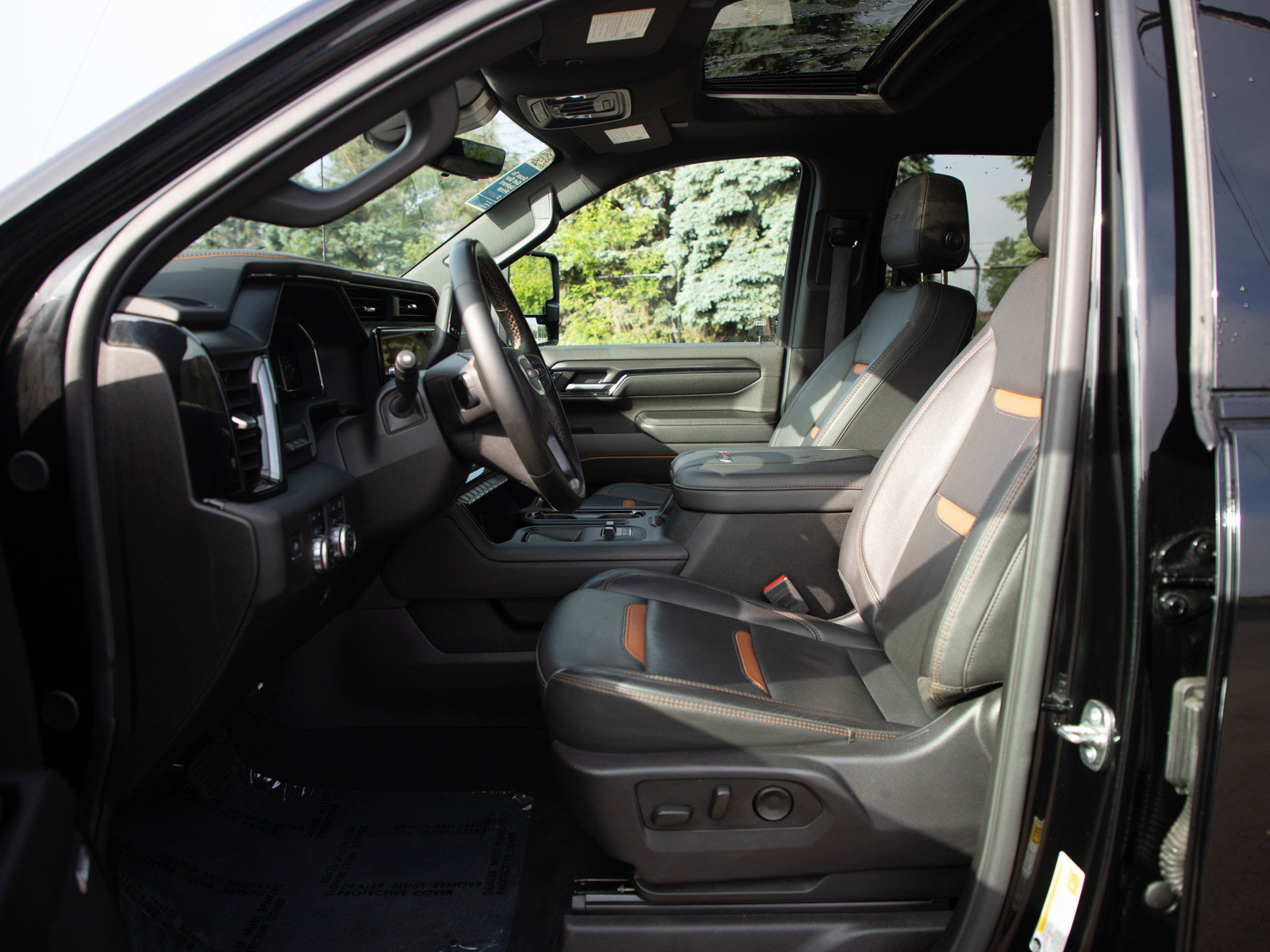Used 2024 GMC Sierra 2500 AT4 w/ Technology Package AWD/4WD image 25