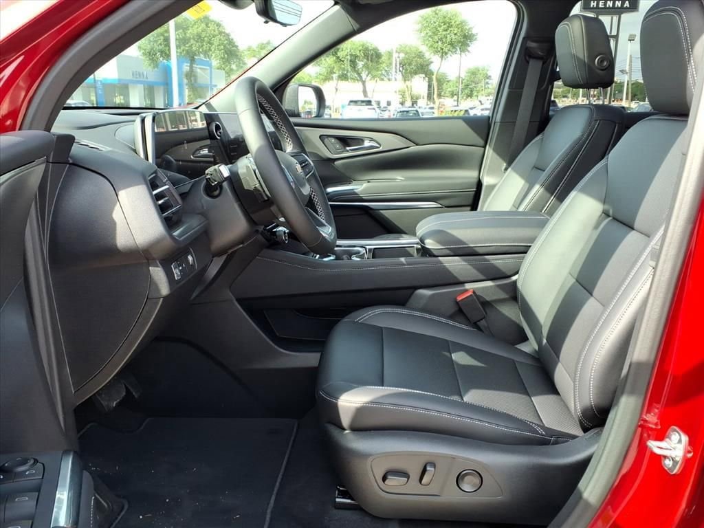 New 2026 Chevrolet Traverse LT w/ Sun and Wheel Package FWD image 17