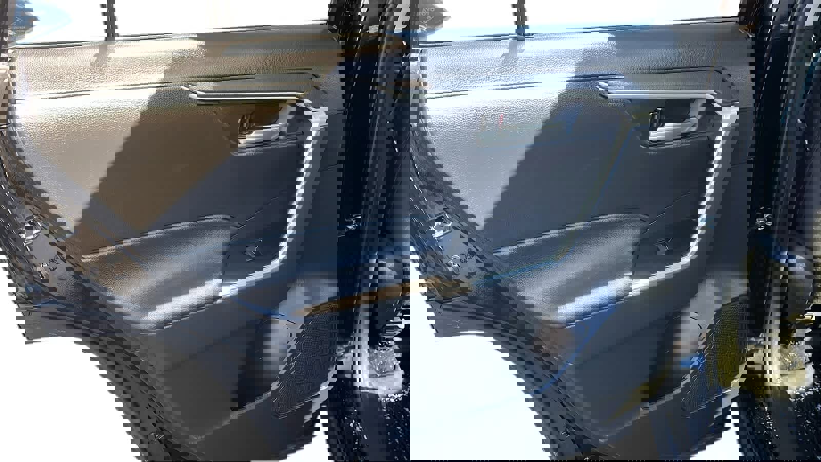 Used 2023 Toyota RAV4 XLE image 25