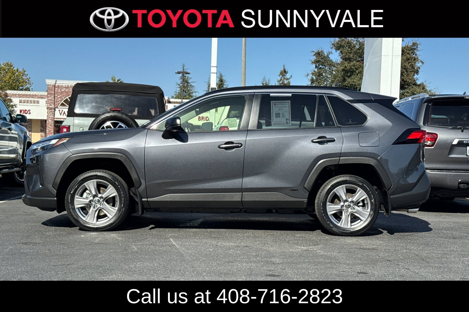 Certified 2025 Toyota RAV4 LE AWD/4WD image 4