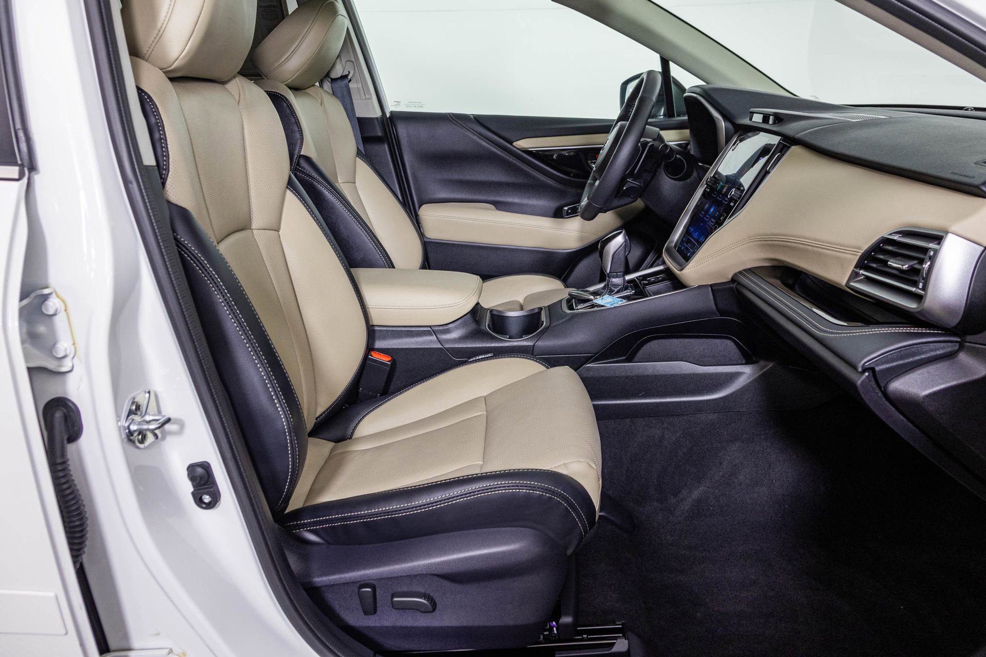 Used 2025 Subaru Outback Limited image 48