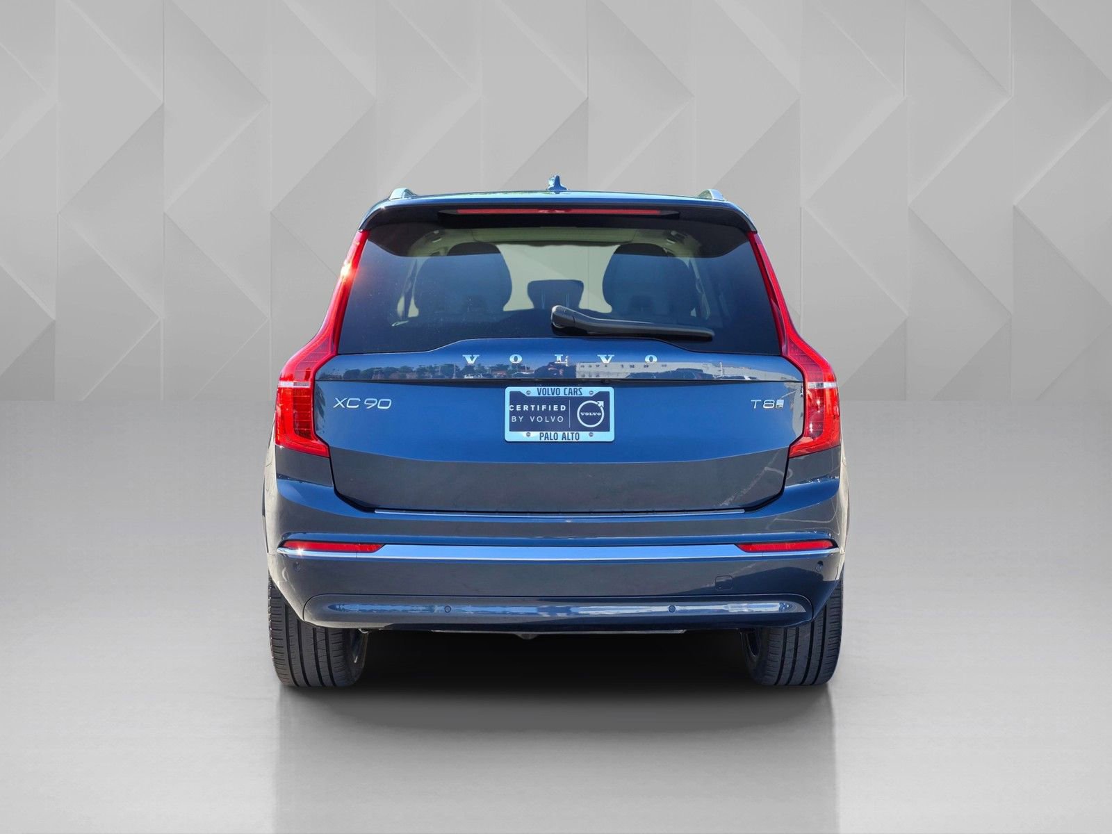 Certified 2025 Volvo XC90 T8 Plus w/ Protection Package Premier AWD/4WD image 5