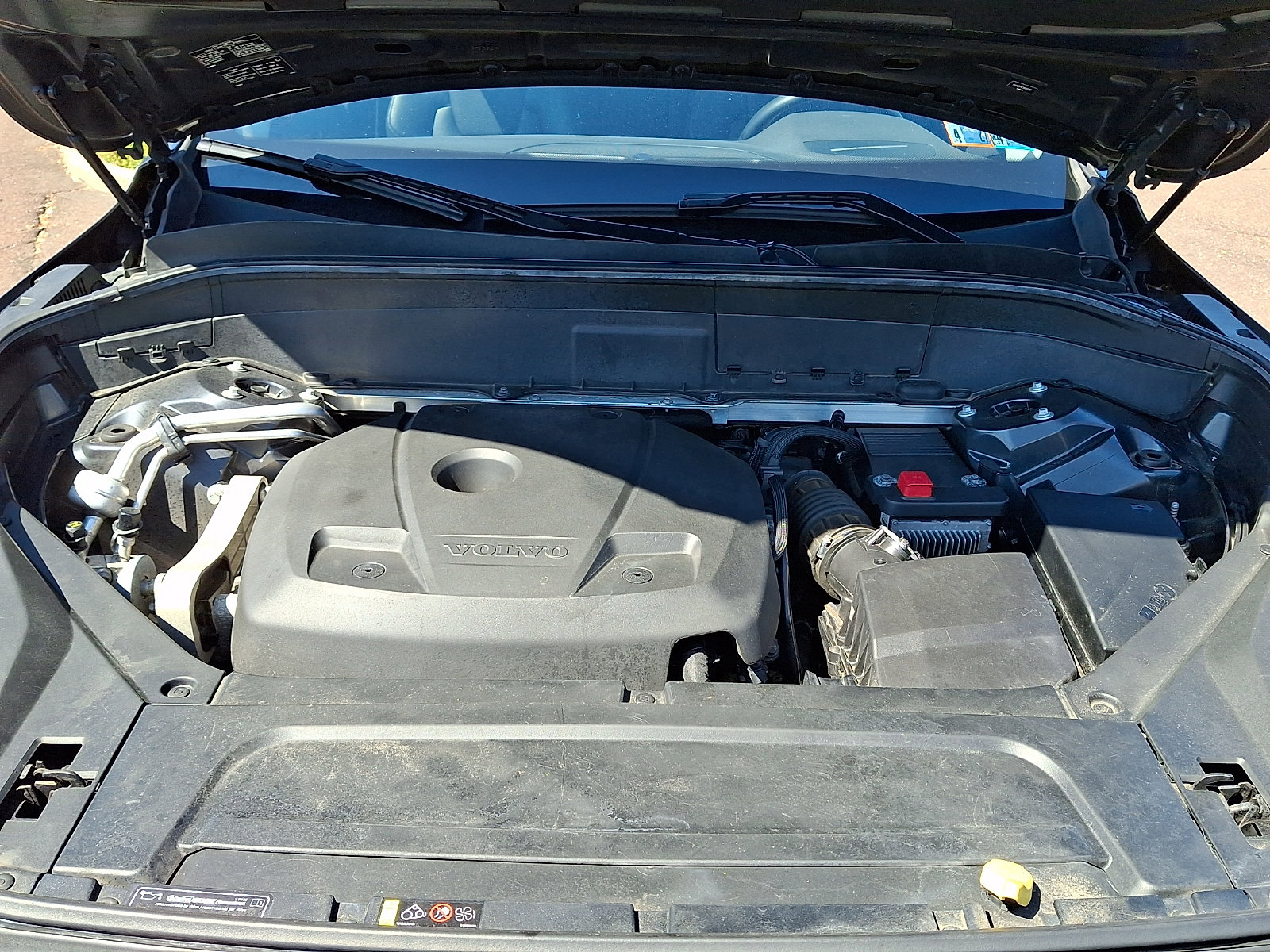 Used 2017 Volvo XC90 T6 Momentum w/ Vision Package image 28