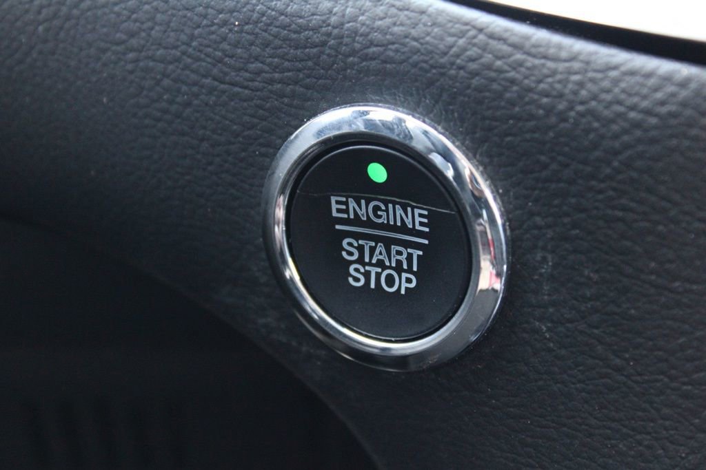 Used 2018 Ford Edge Titanium image 31