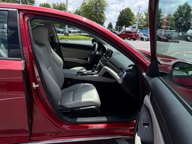 Used 2020 Honda Accord EX image 28