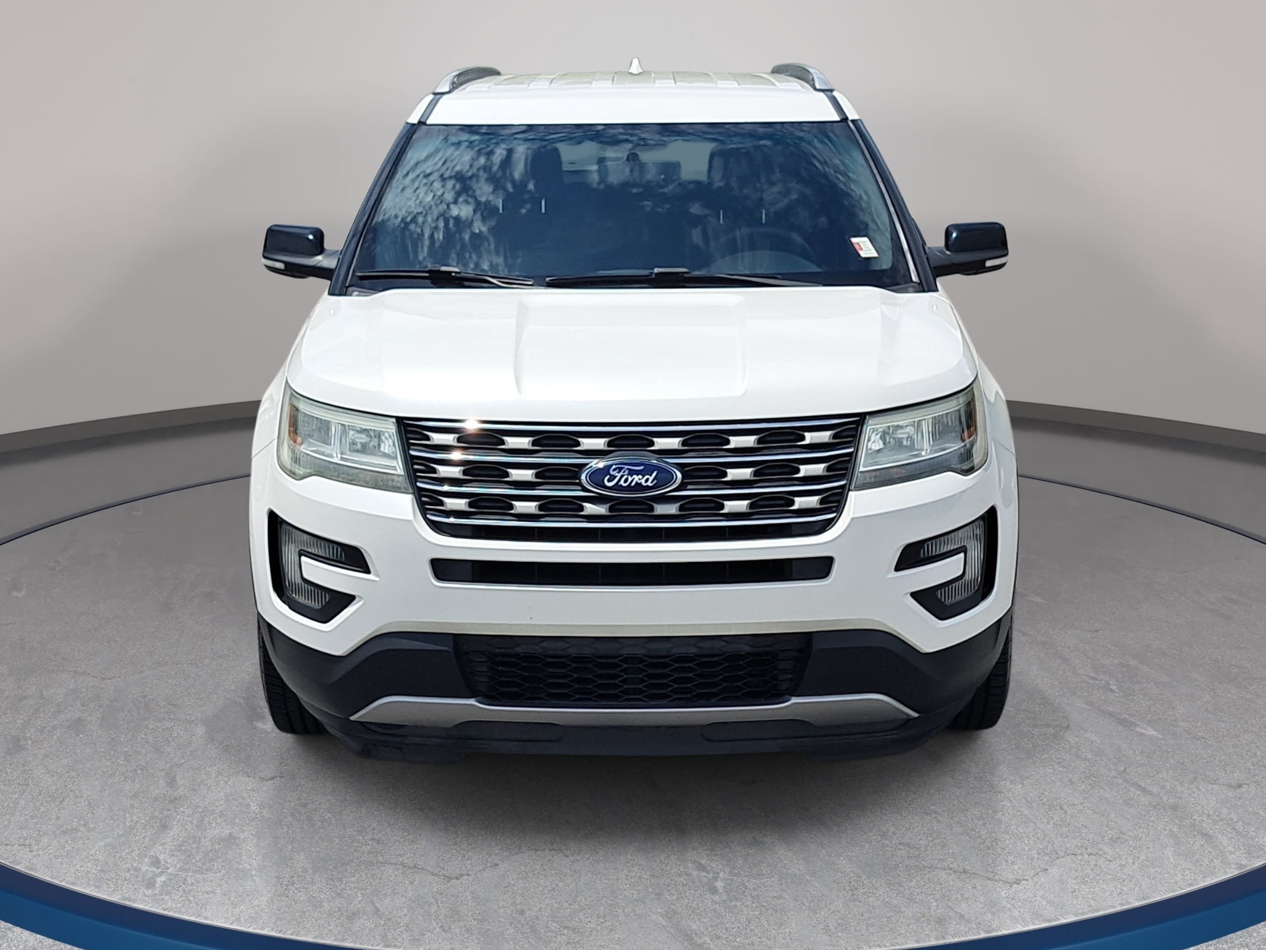 Used 2016 Ford Explorer XLT w/ Equipment Group 201A FWD image 2