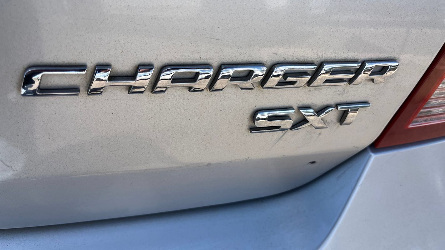 Used 2010 Dodge Charger SXT RWD image 23
