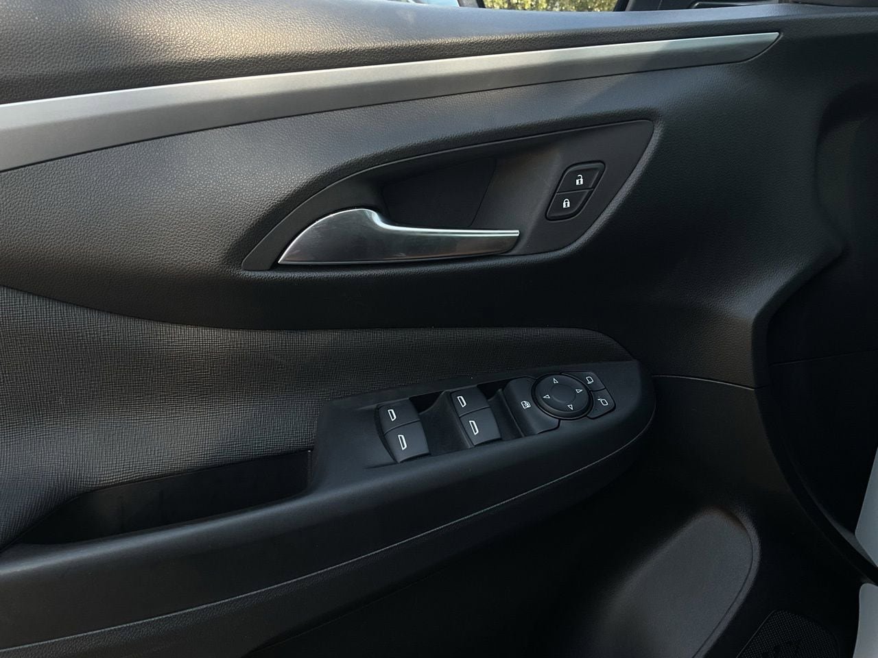 Used 2025 Buick Envista Sport Touring FWD image 16