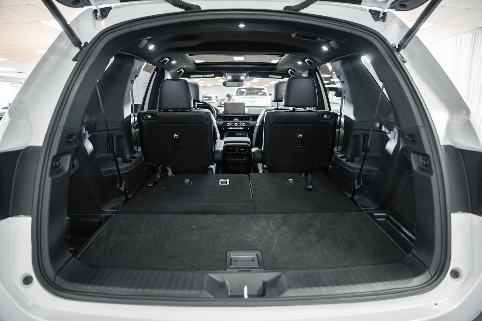 Used 2025 Honda Pilot TrailSport image 13