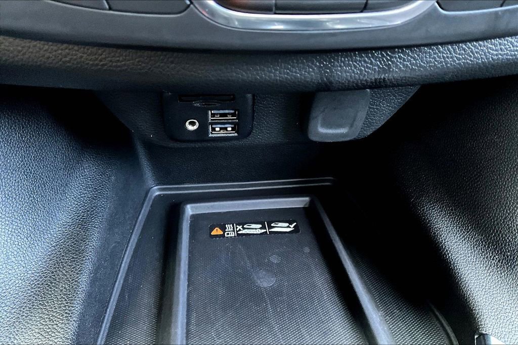 Used 2023 Chevrolet Traverse RS w/ LPO, Floor Liner Package image 23