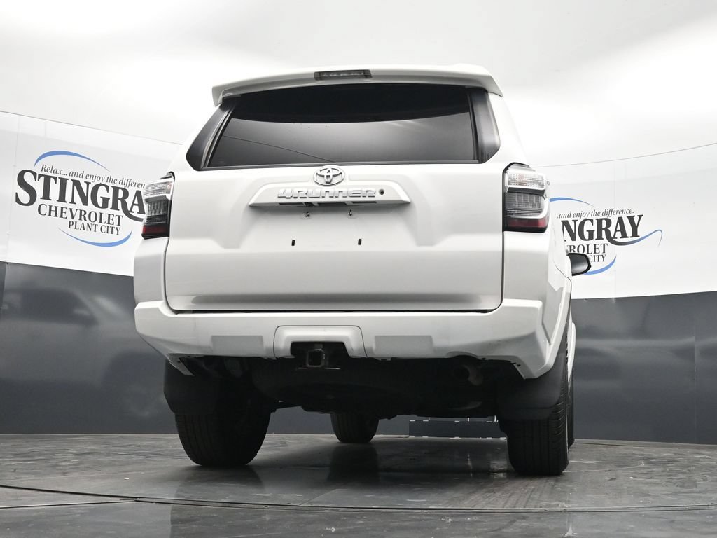 Used 2020 Toyota 4Runner SR5 AWD/4WD image 31