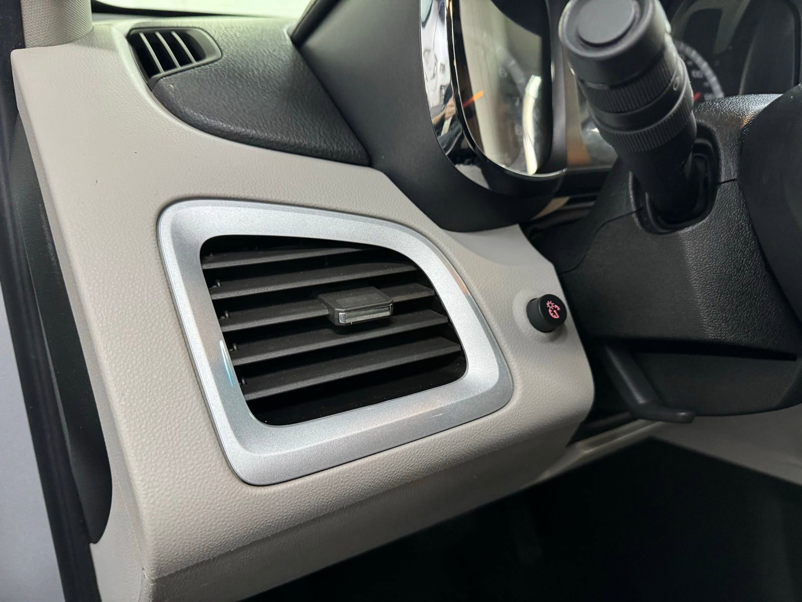 Used 2011 GMC Terrain SLE image 23