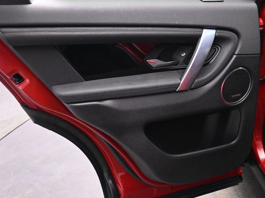 Used 2022 Land Rover Discovery Sport SE image 16