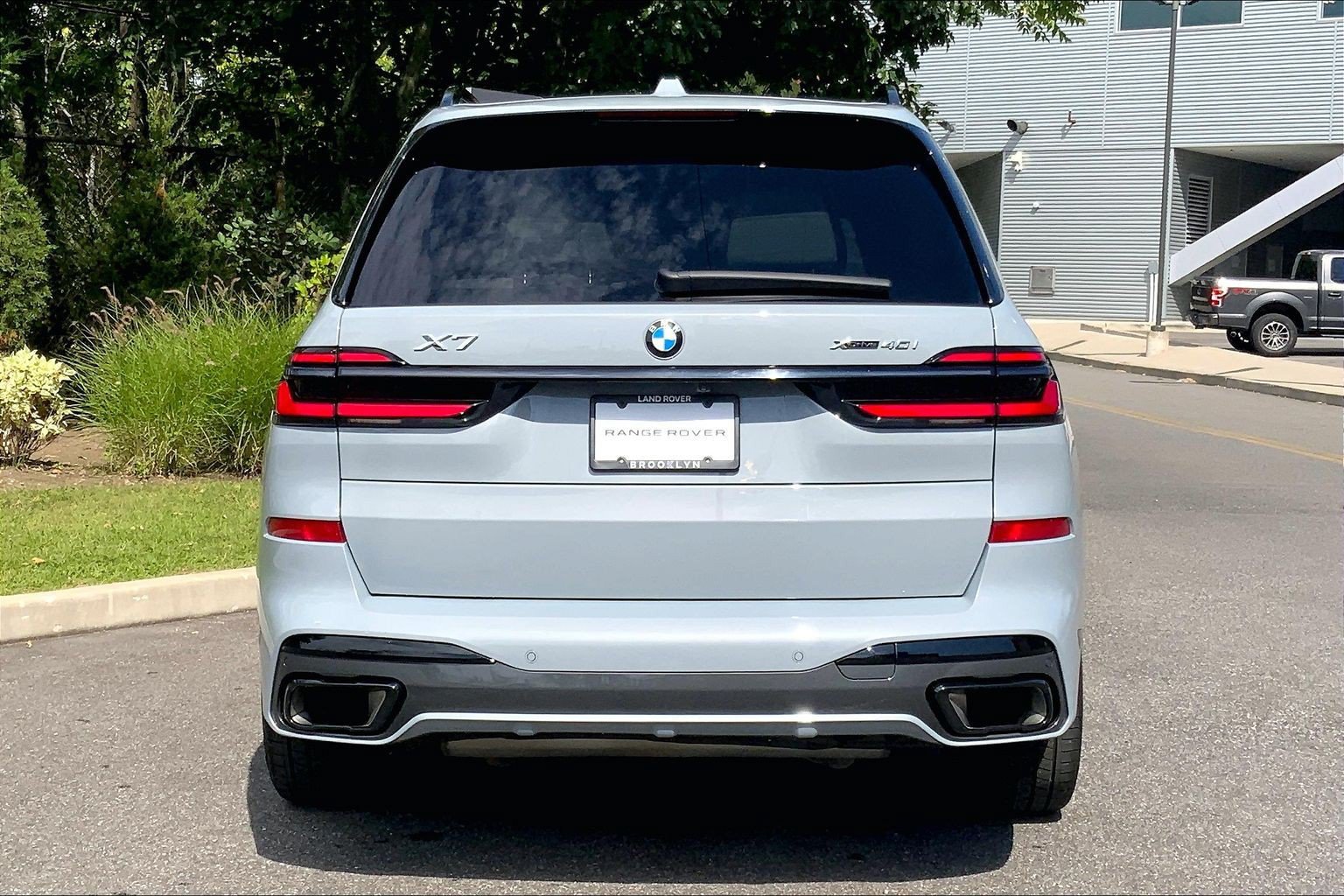 Used 2024 BMW X7 xDrive40i w/ Executive Package AWD/4WD image 4