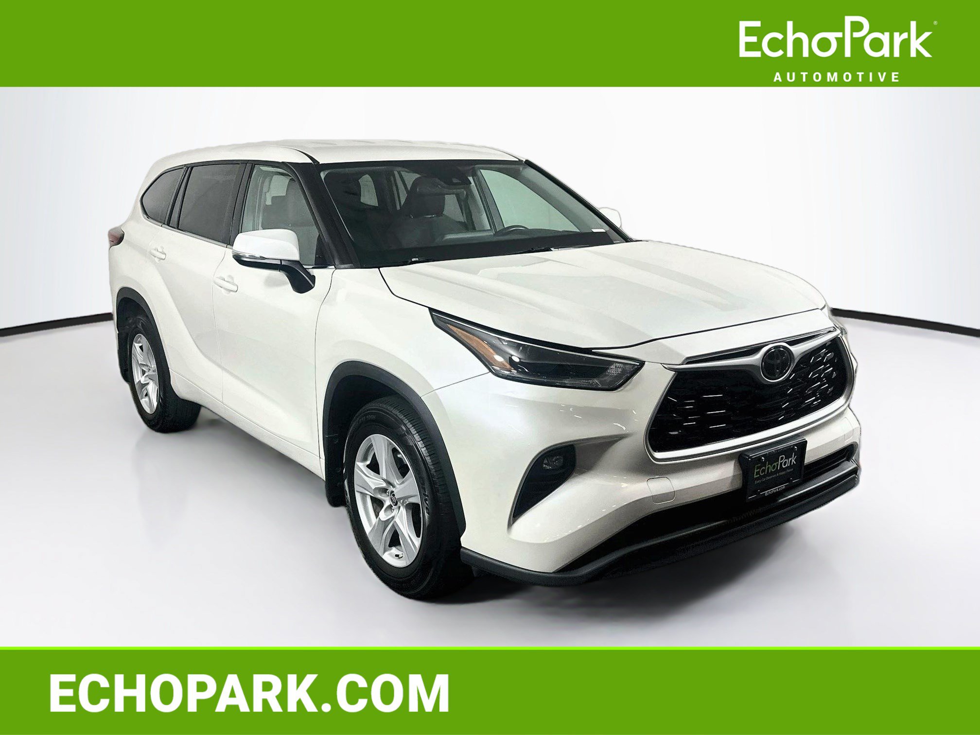 Used 2021 Toyota Highlander LE AWD/4WD image 1