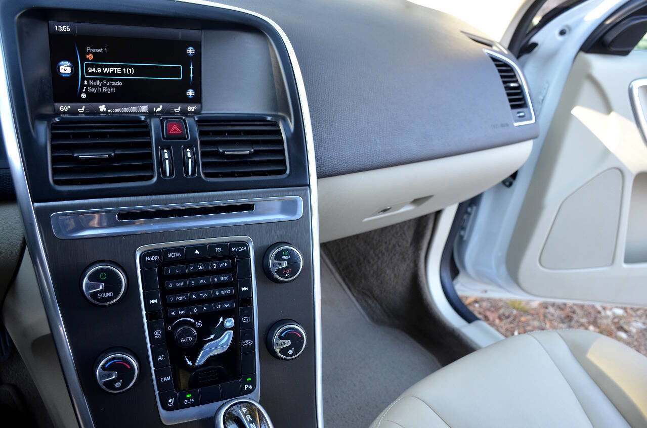 Used 2015 Volvo XC60 3.2 Premier Plus image 16