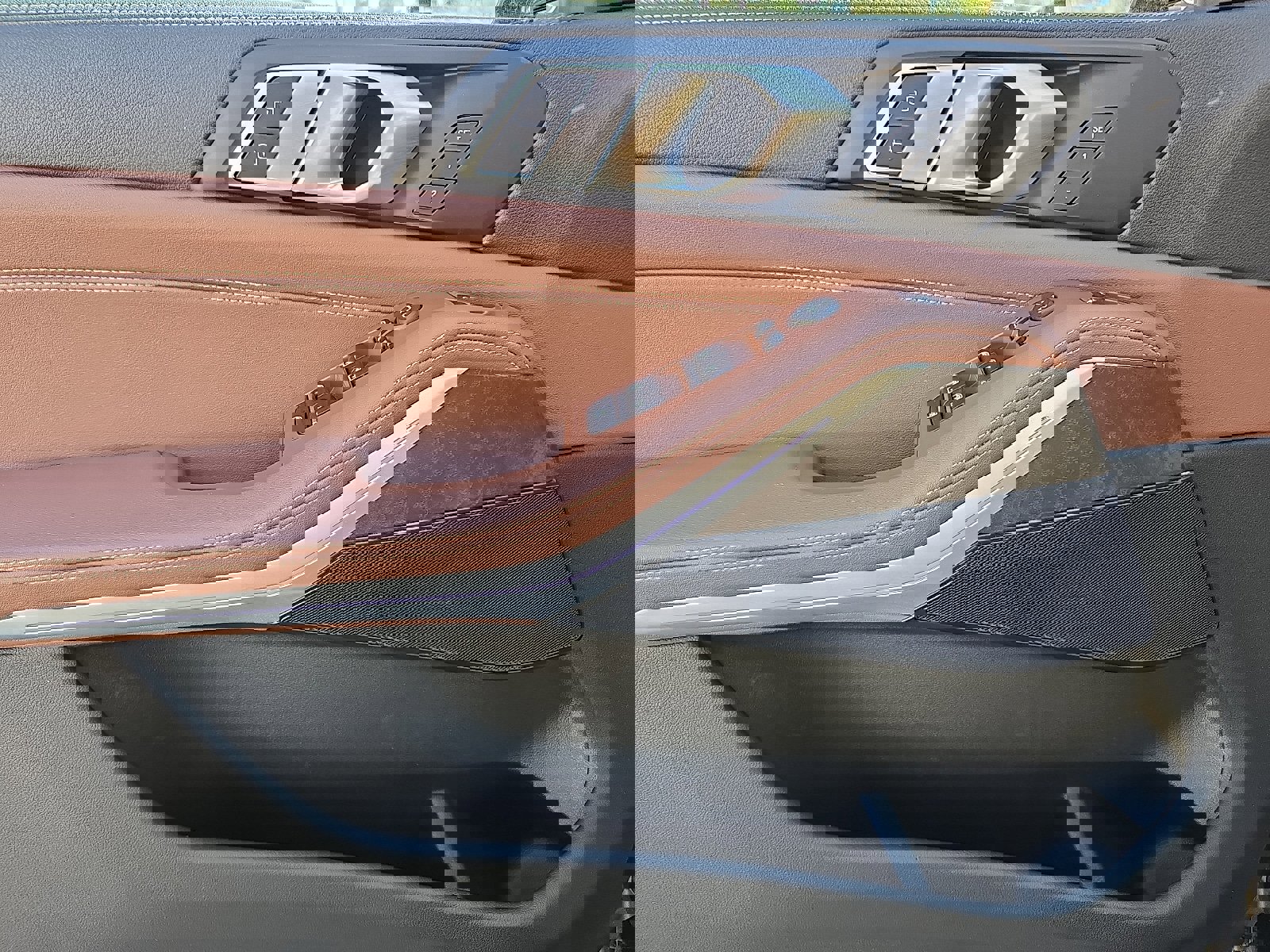 Used 2023 BMW X5 xDrive40i w/ M Sport Package image 12