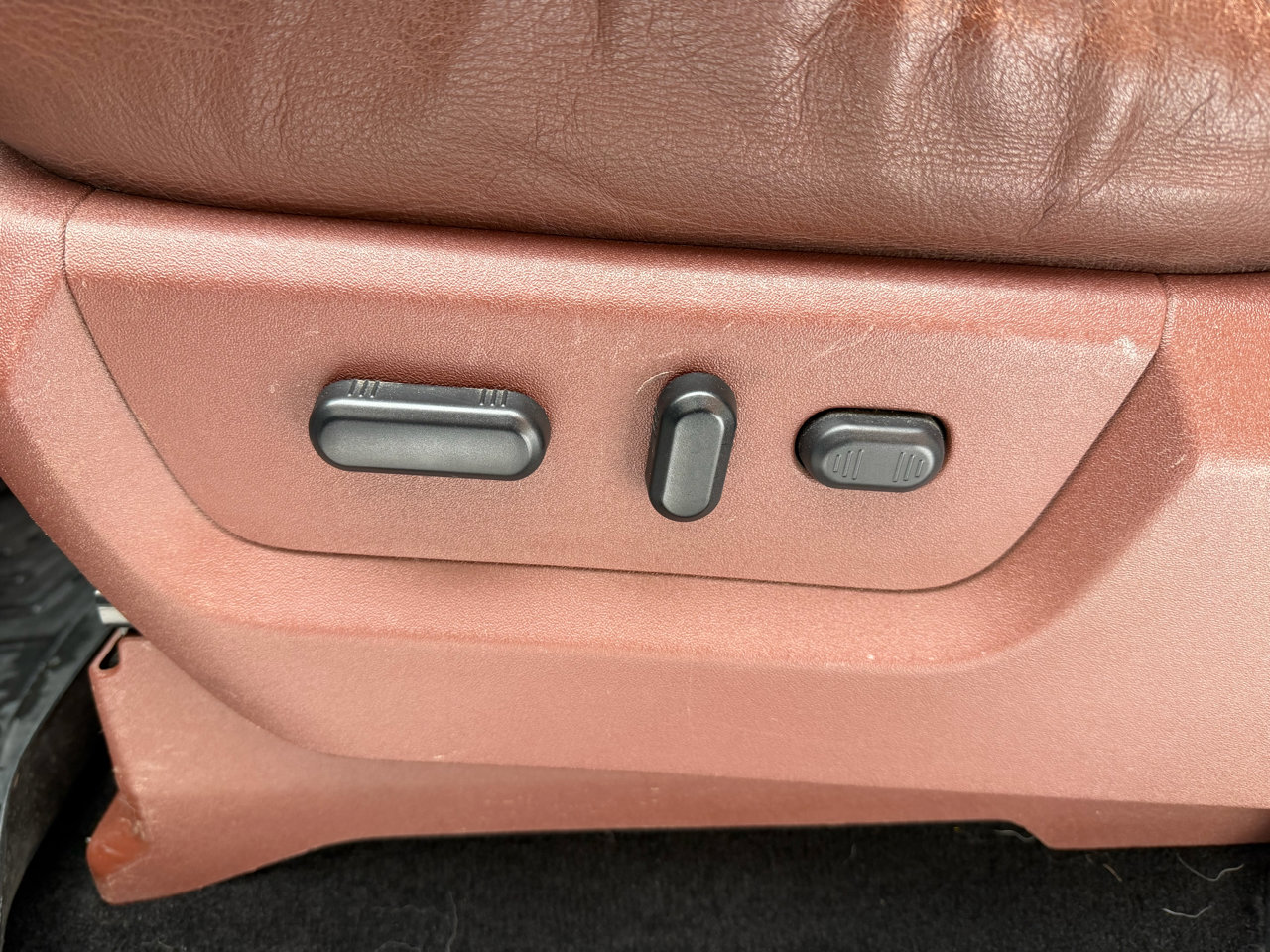 Used 2012 Ford F350 King Ranch w/ King Ranch w/Chrome Pkg image 24