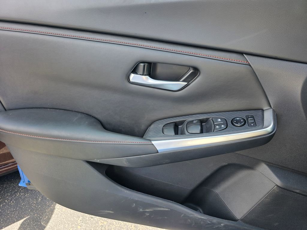 Used 2025 Nissan Sentra SR FWD image 28