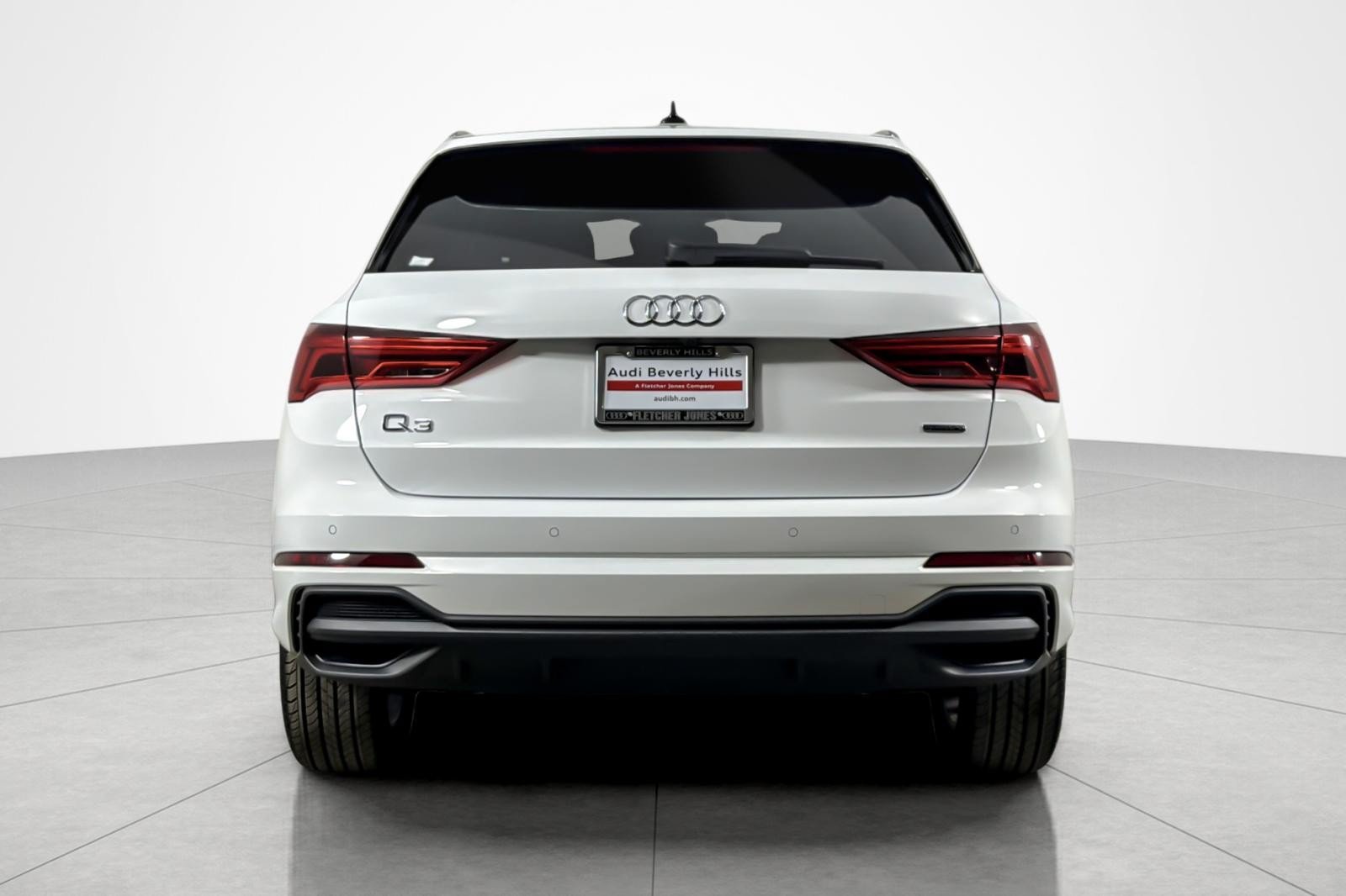 Used 2025 Audi Q3 2.0T Premium w/ Convenience Package AWD/4WD image 4