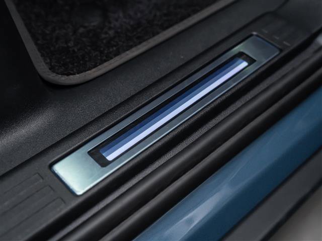 Used 2025 Land Rover Defender 110 S image 27