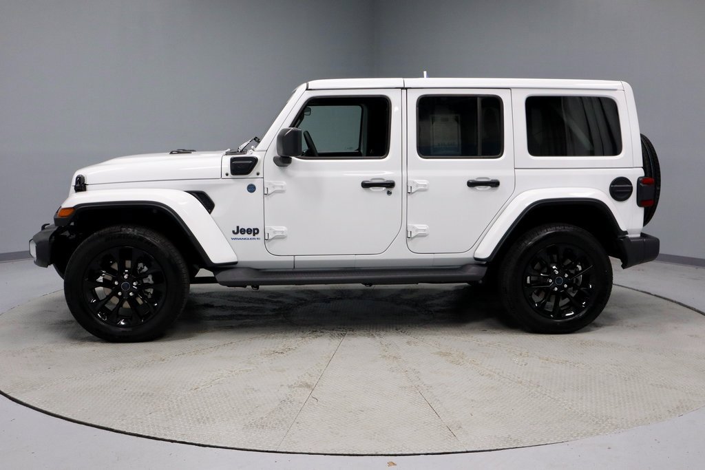 Used 2025 Jeep Wrangler Unlimited Sahara image 7