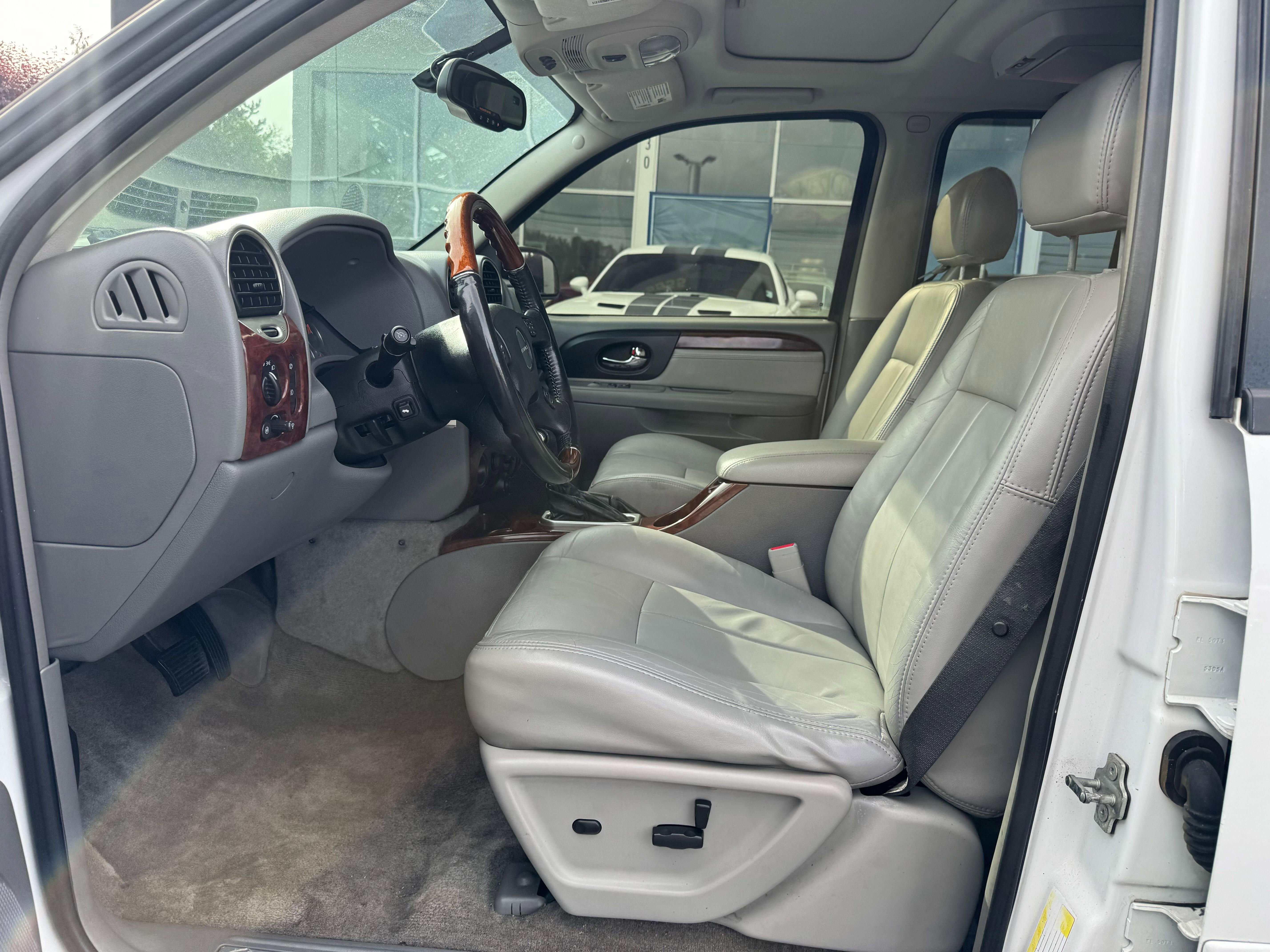 Used 2006 GMC Envoy Denali RWD image 10