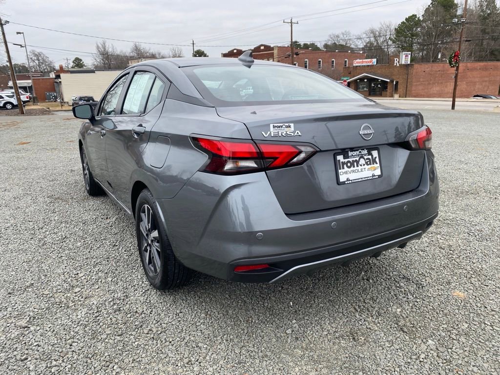 Used 2025 Nissan Versa SV image 5