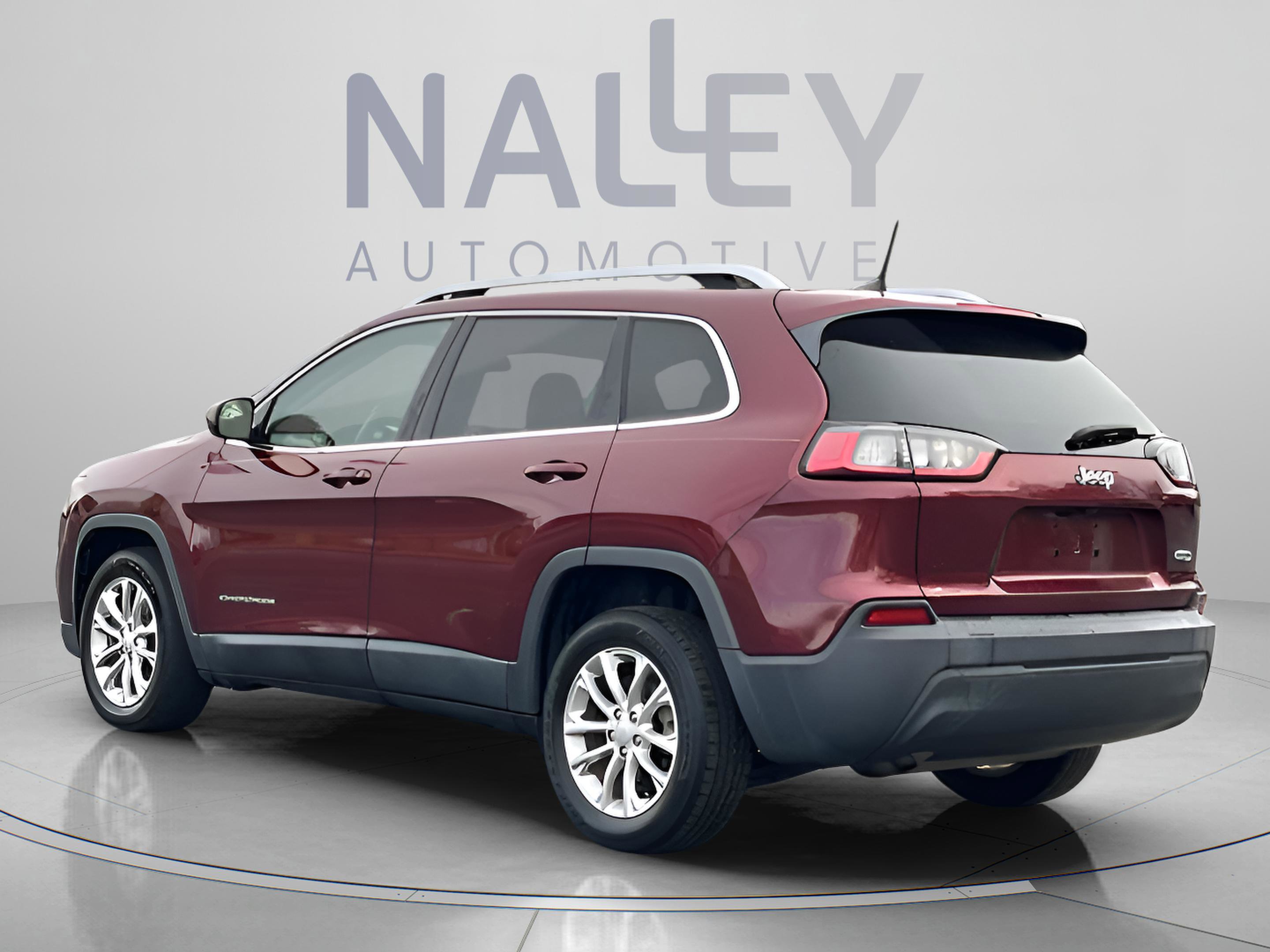 Used 2019 Jeep Cherokee Latitude w/ Popular Appearance Group FWD image 3