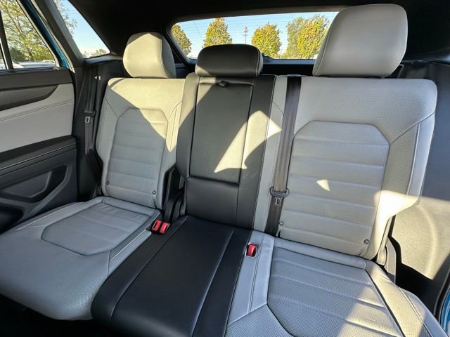 Used 2024 Volkswagen Atlas Cross Sport SEL image 32