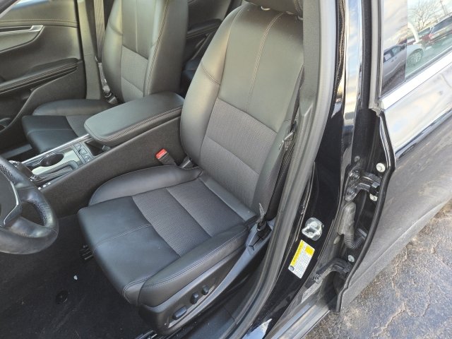 Used 2019 Chevrolet Impala LT w/ LT Convenience Package image 14