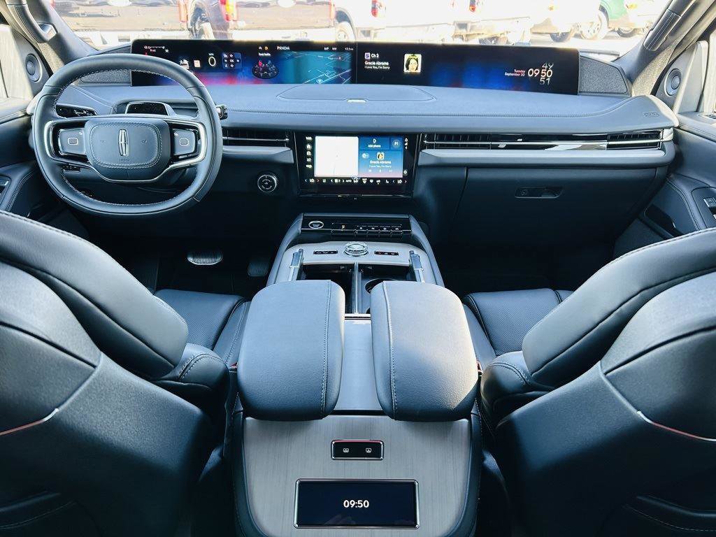 New 2025 Lincoln Navigator Reserve w/ Jet Appearance Package image 36