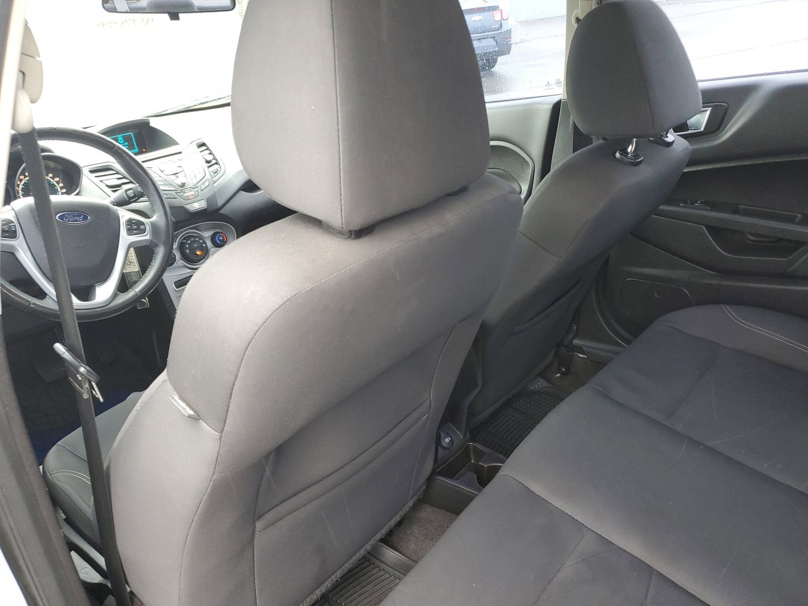 Used 2015 Ford Fiesta SE FWD image 12