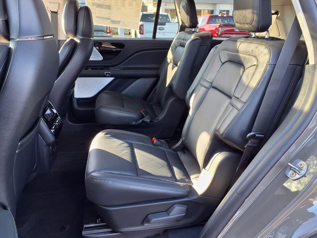 New 2025 Lincoln Aviator Reserve w/ Equipment Group 201A image 8
