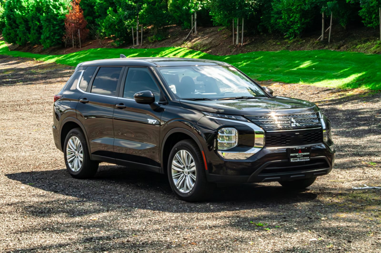 New 2025 Mitsubishi Outlander ES image 12