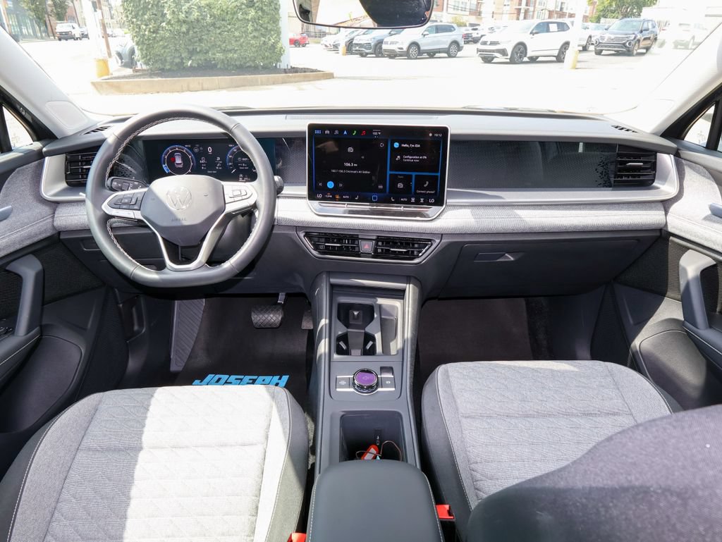 Certified 2025 Volkswagen Tiguan S FWD image 15