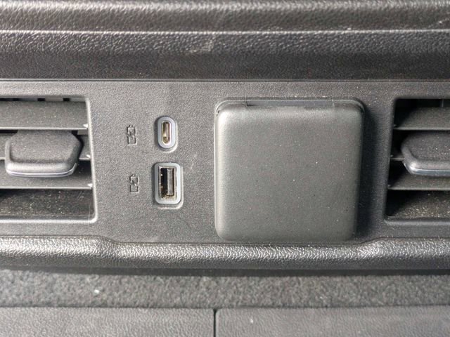 Used 2022 Chevrolet Silverado 1500 LT w/ Safety Package AWD/4WD image 14