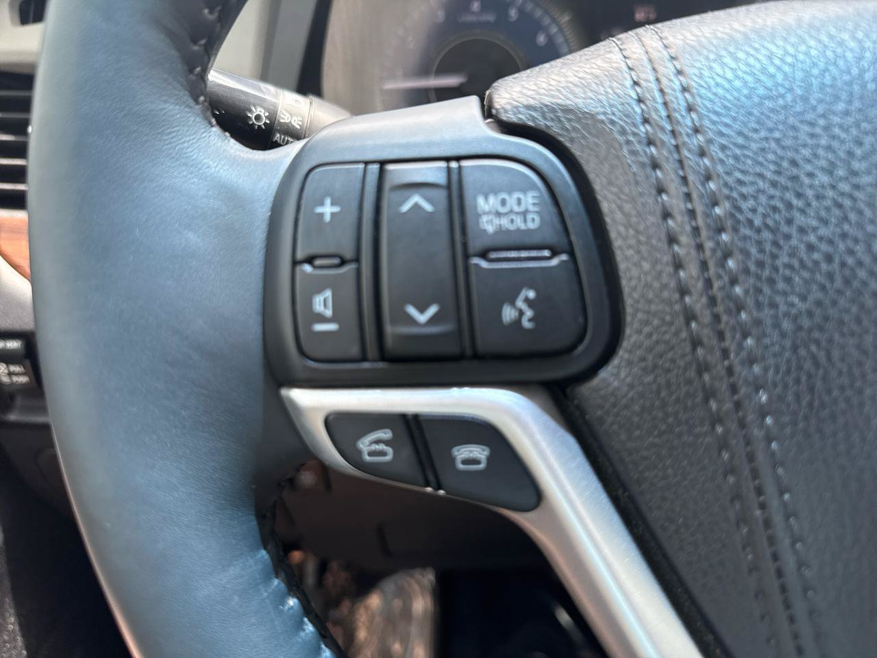 Used 2016 Toyota Sienna Limited Premium FWD image 25