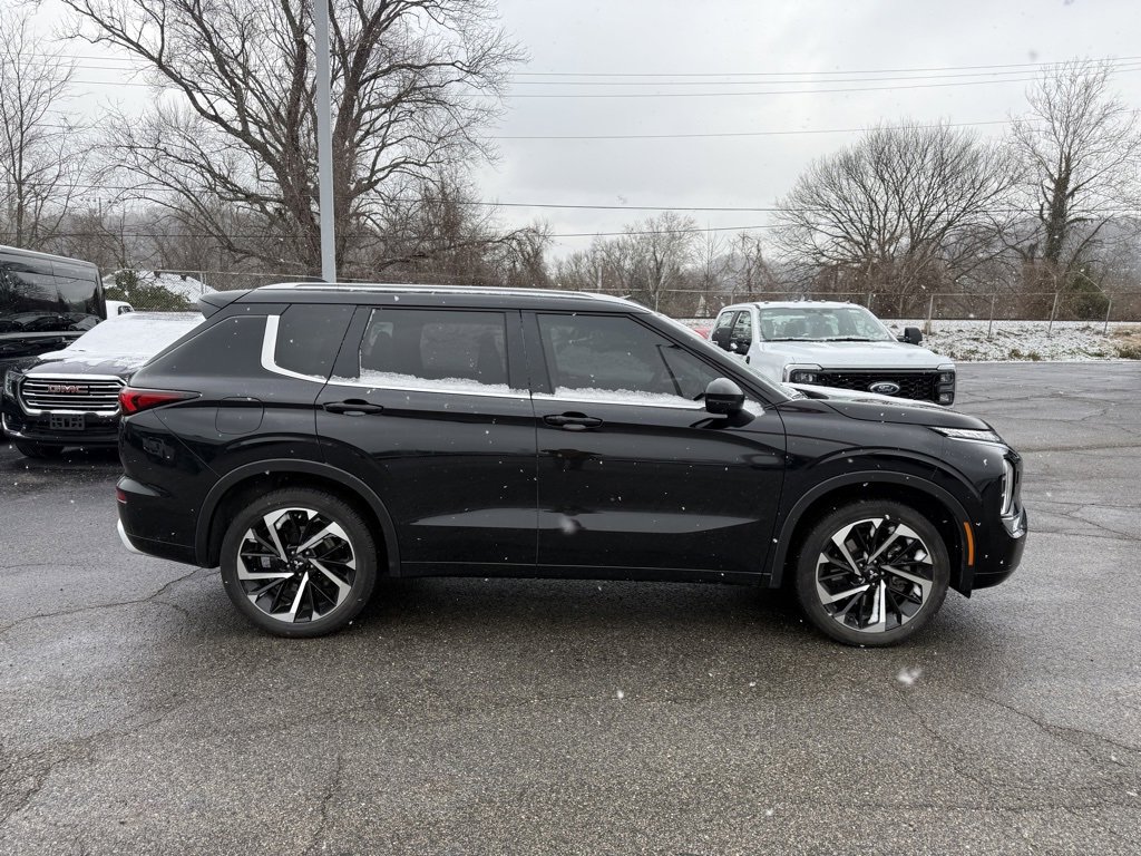 Used 2024 Mitsubishi Outlander SEL image 10