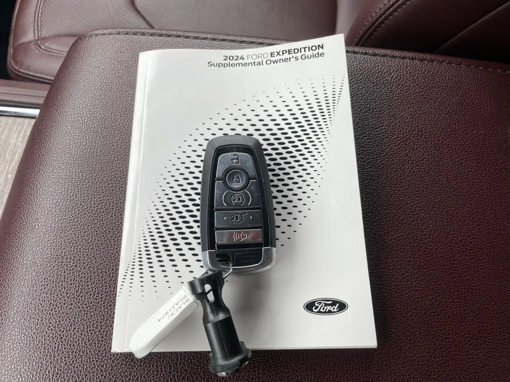 Used 2024 Ford Expedition Max Limited AWD/4WD image 48