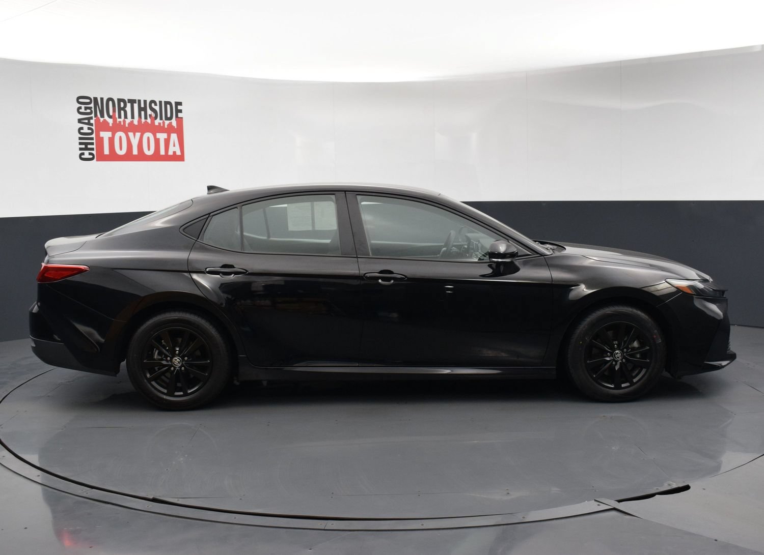 Used 2025 Toyota Camry LE FWD image 5