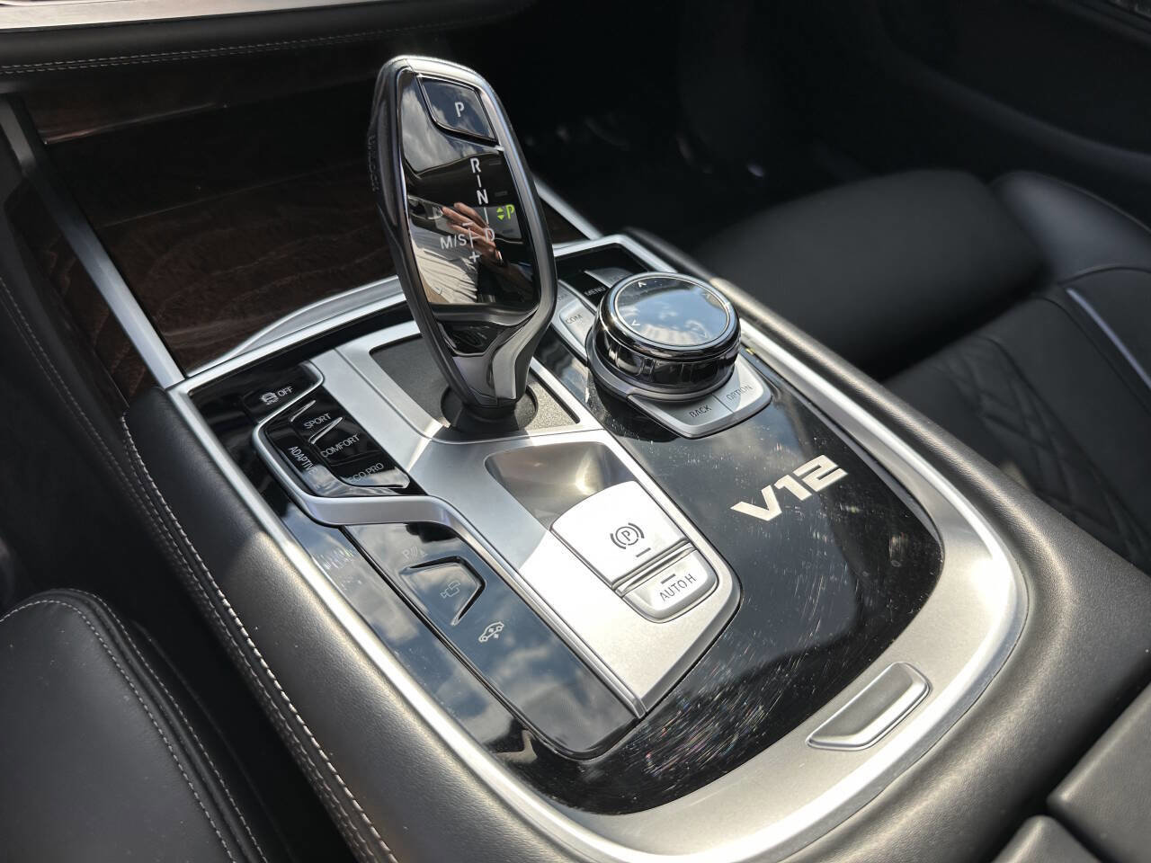 Used 2020 BMW M760i xDrive image 37