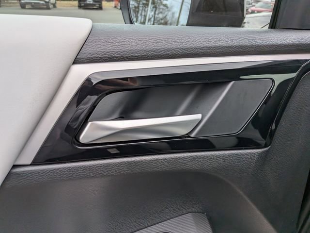 New 2025 Mitsubishi Outlander SE image 12